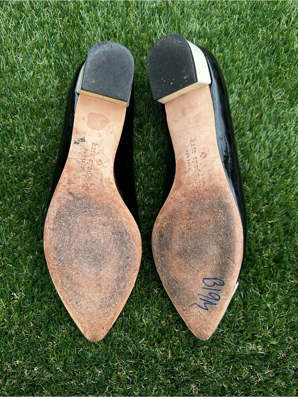 Kate Spade New York Black & White Patent Colorblock Pumps 🖤🤍 - Picture 4 of 4